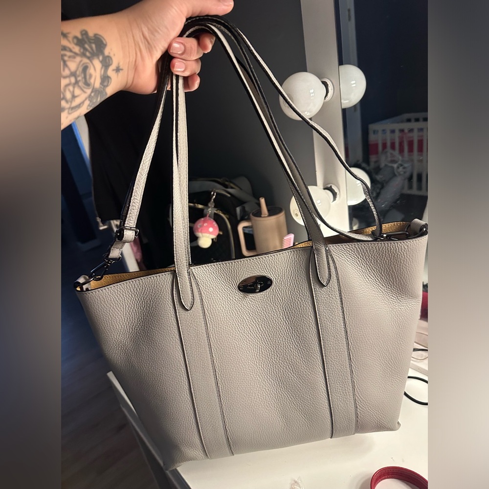 Grey tote